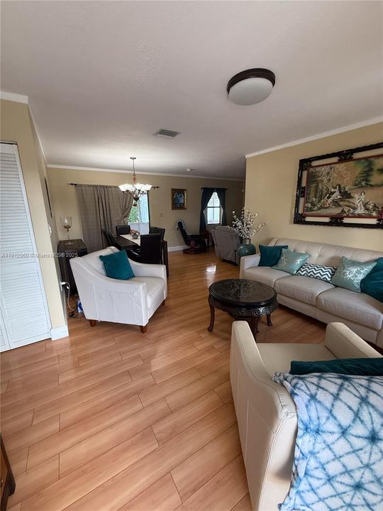 На продажу: $545,000 (3 спален, 2 ванн, 1200 Квадратных фут)