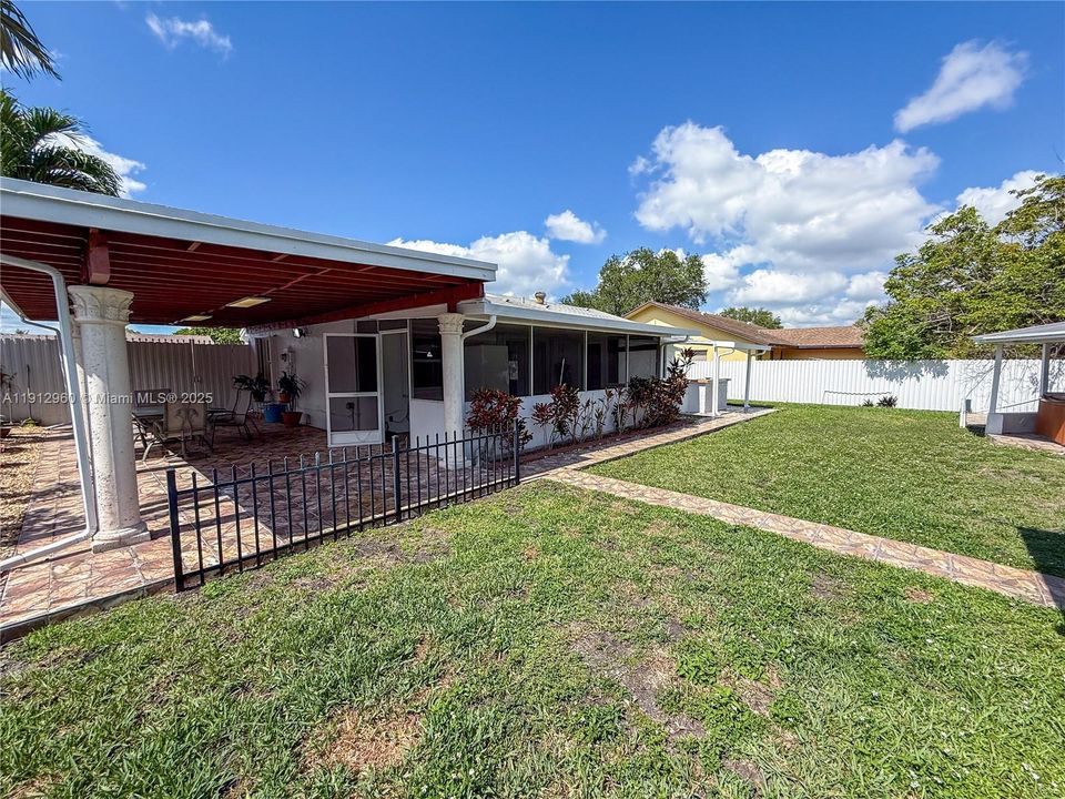 На продажу: $545,000 (3 спален, 2 ванн, 1200 Квадратных фут)