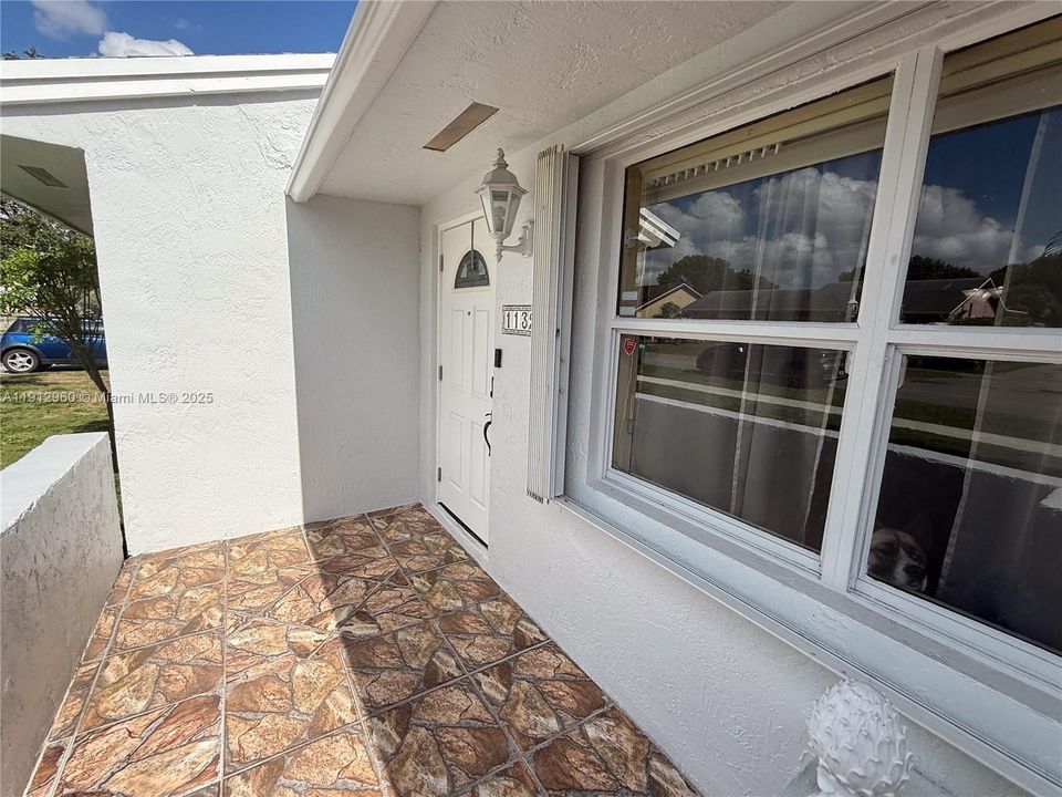 На продажу: $545,000 (3 спален, 2 ванн, 1200 Квадратных фут)