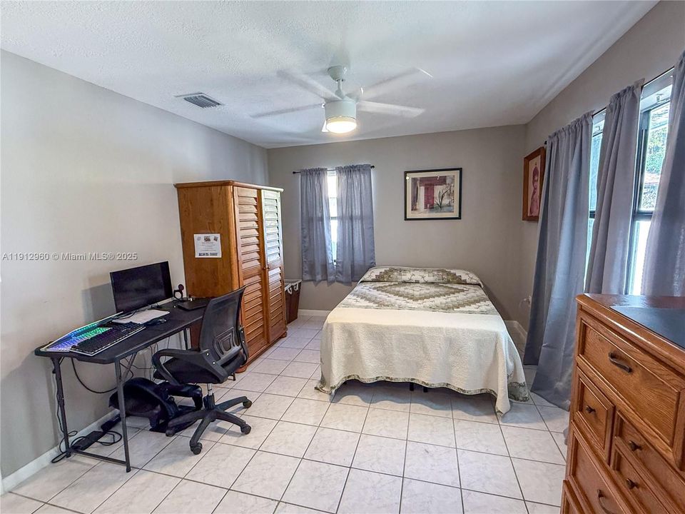 На продажу: $545,000 (3 спален, 2 ванн, 1200 Квадратных фут)