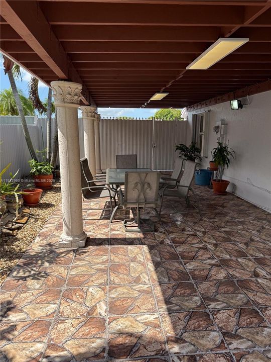 На продажу: $545,000 (3 спален, 2 ванн, 1200 Квадратных фут)