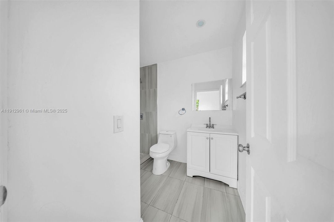 For Rent: $3,200 (4 beds, 2 baths, 1254 Square Feet)