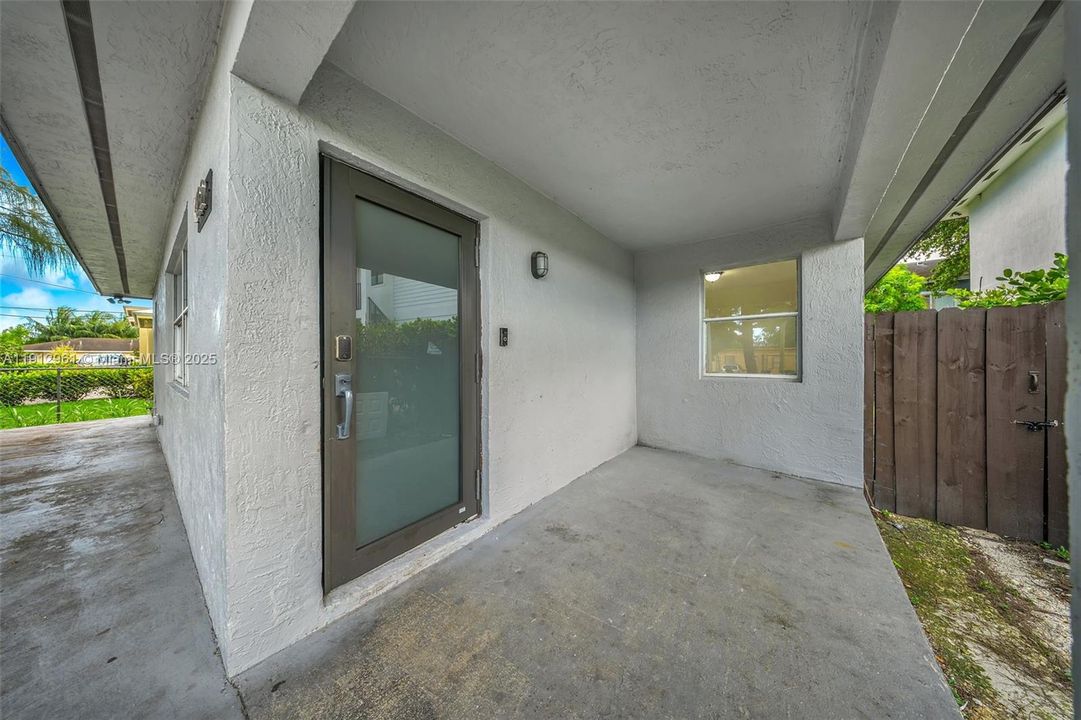 For Rent: $3,200 (4 beds, 2 baths, 1254 Square Feet)