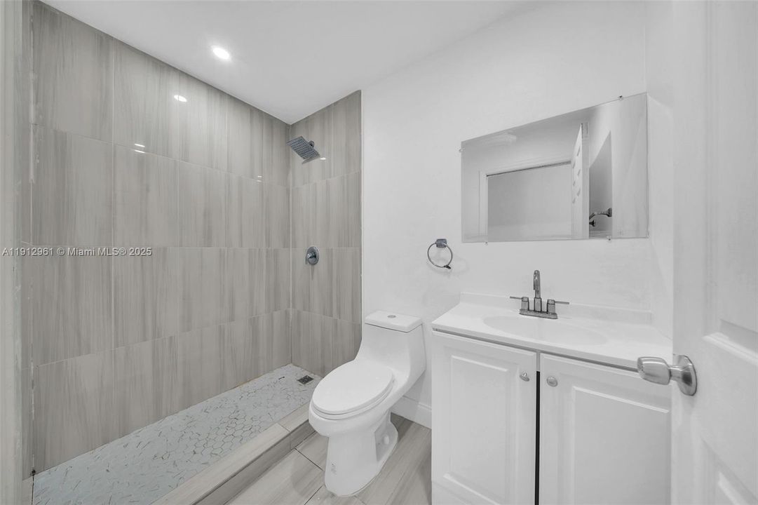 For Rent: $3,200 (4 beds, 2 baths, 1254 Square Feet)