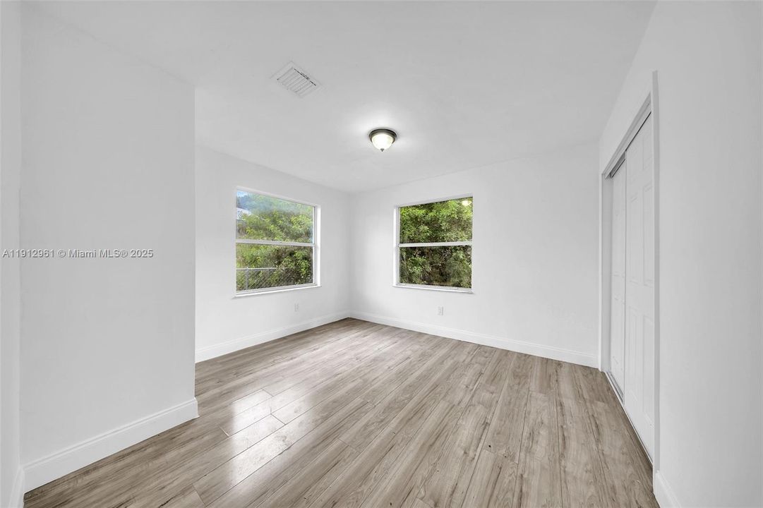 For Rent: $3,200 (4 beds, 2 baths, 1254 Square Feet)