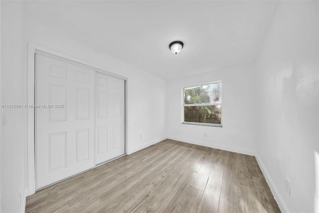 For Rent: $3,200 (4 beds, 2 baths, 1254 Square Feet)