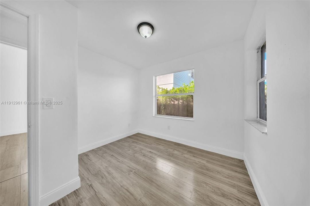 For Rent: $3,200 (4 beds, 2 baths, 1254 Square Feet)