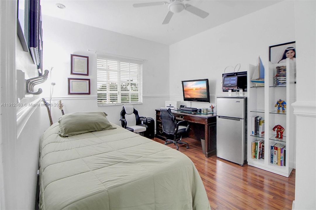 待售: $1,100,000 (4 贝兹, 3 浴室, 2795 平方英尺)