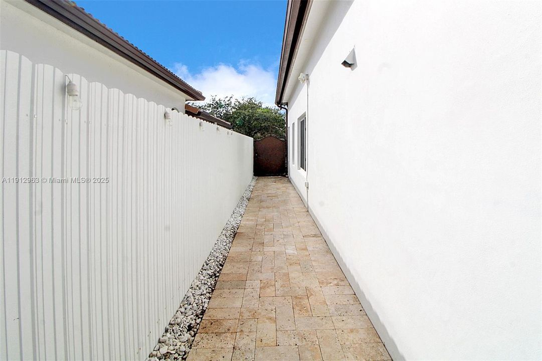 待售: $1,100,000 (4 贝兹, 3 浴室, 2795 平方英尺)