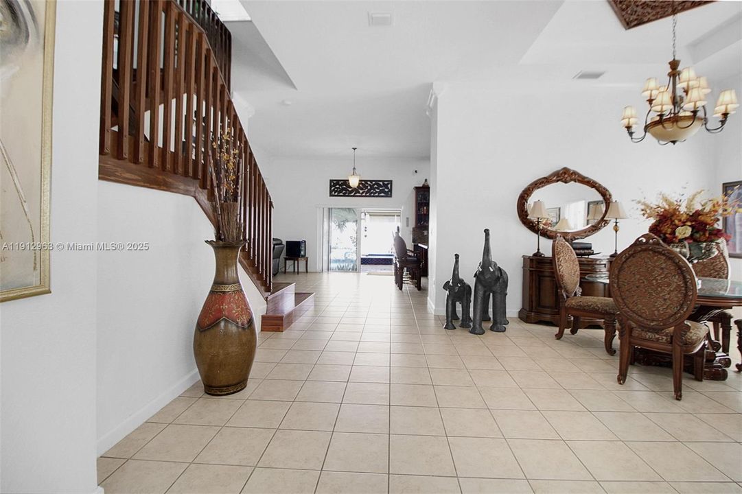 待售: $1,100,000 (4 贝兹, 3 浴室, 2795 平方英尺)