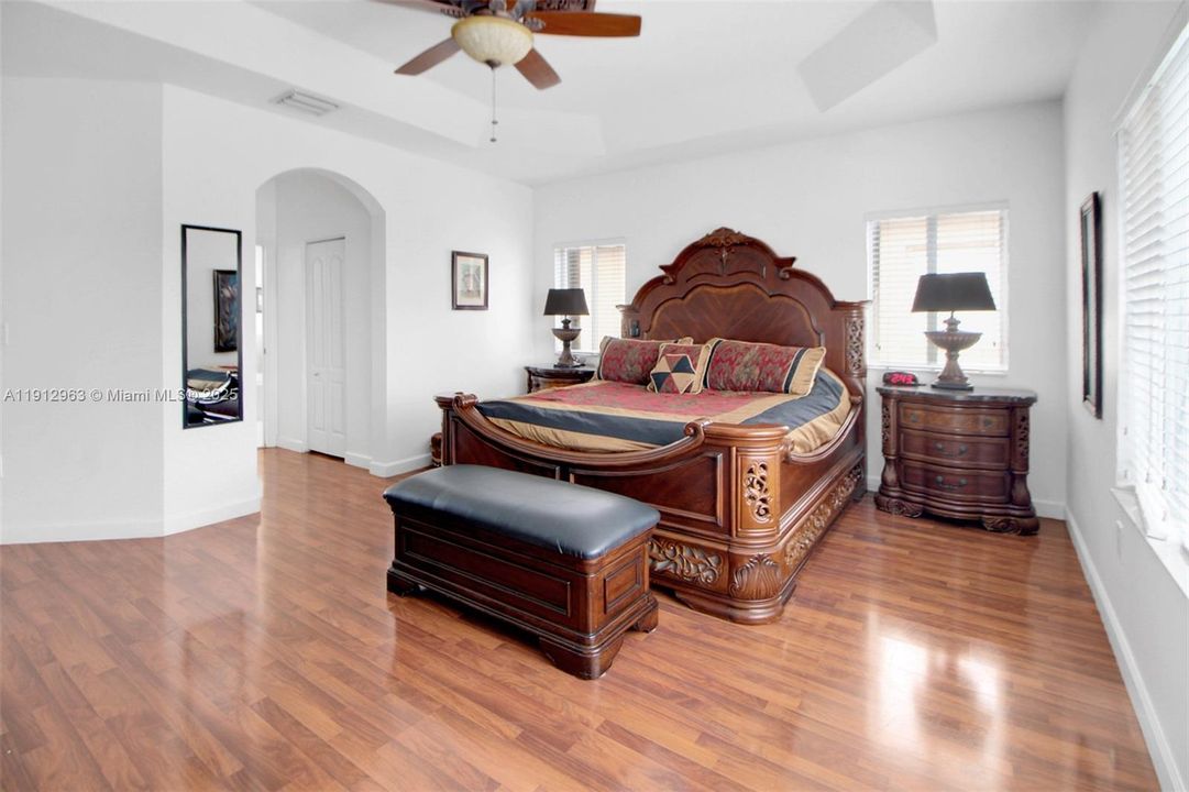 待售: $1,100,000 (4 贝兹, 3 浴室, 2795 平方英尺)