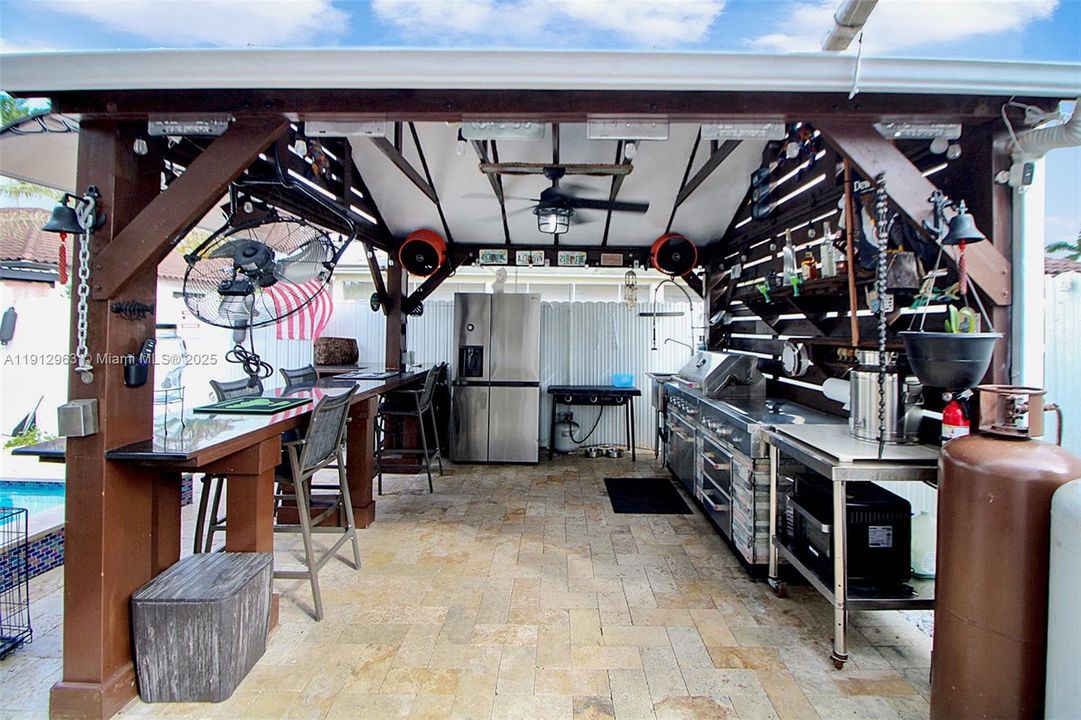 待售: $1,100,000 (4 贝兹, 3 浴室, 2795 平方英尺)