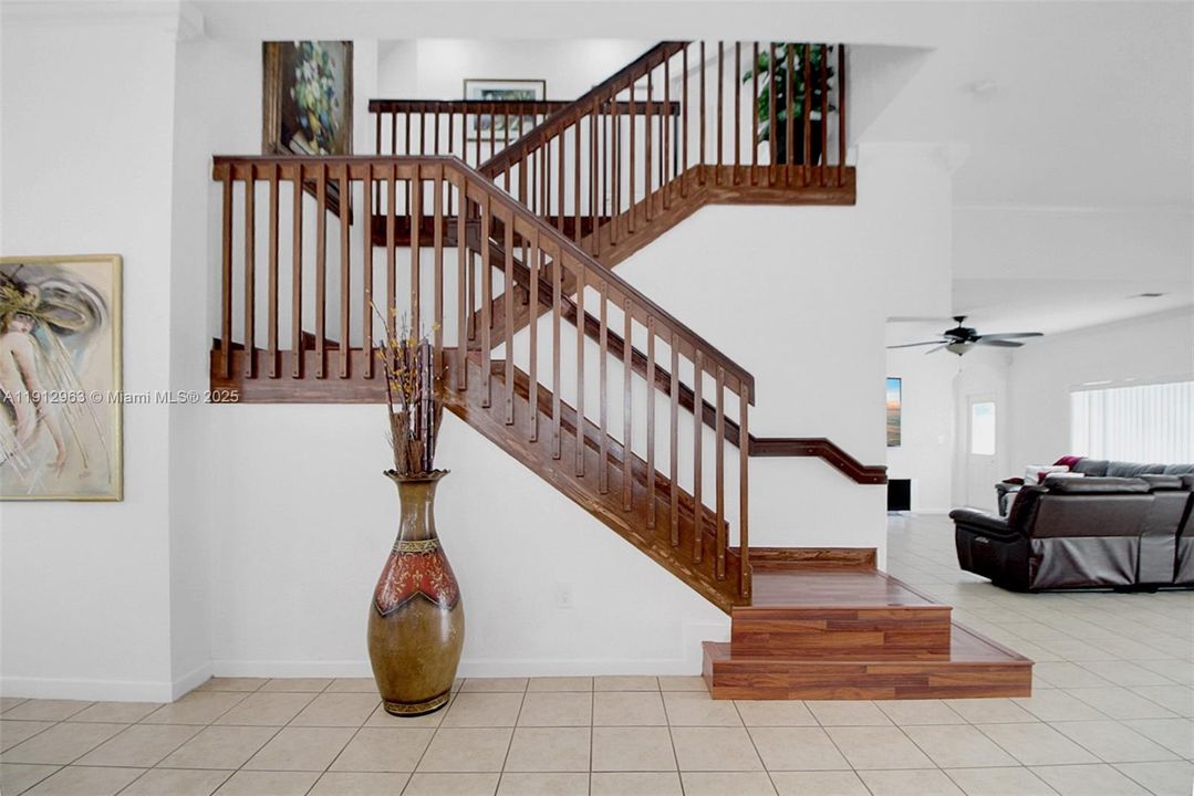 待售: $1,100,000 (4 贝兹, 3 浴室, 2795 平方英尺)