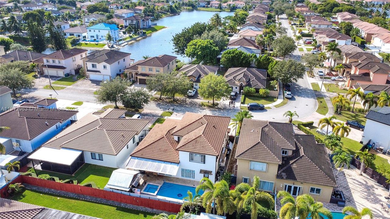 待售: $1,100,000 (4 贝兹, 3 浴室, 2795 平方英尺)