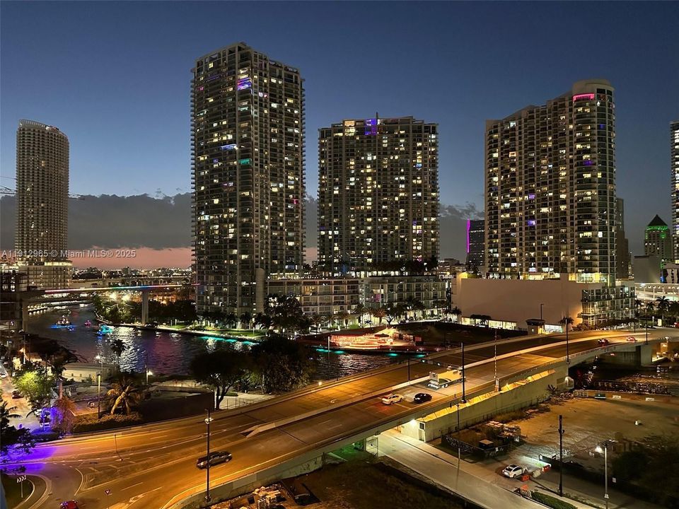 En Renta: $4,490 (1 camas, 1 baños, 879 Pies cuadrados)