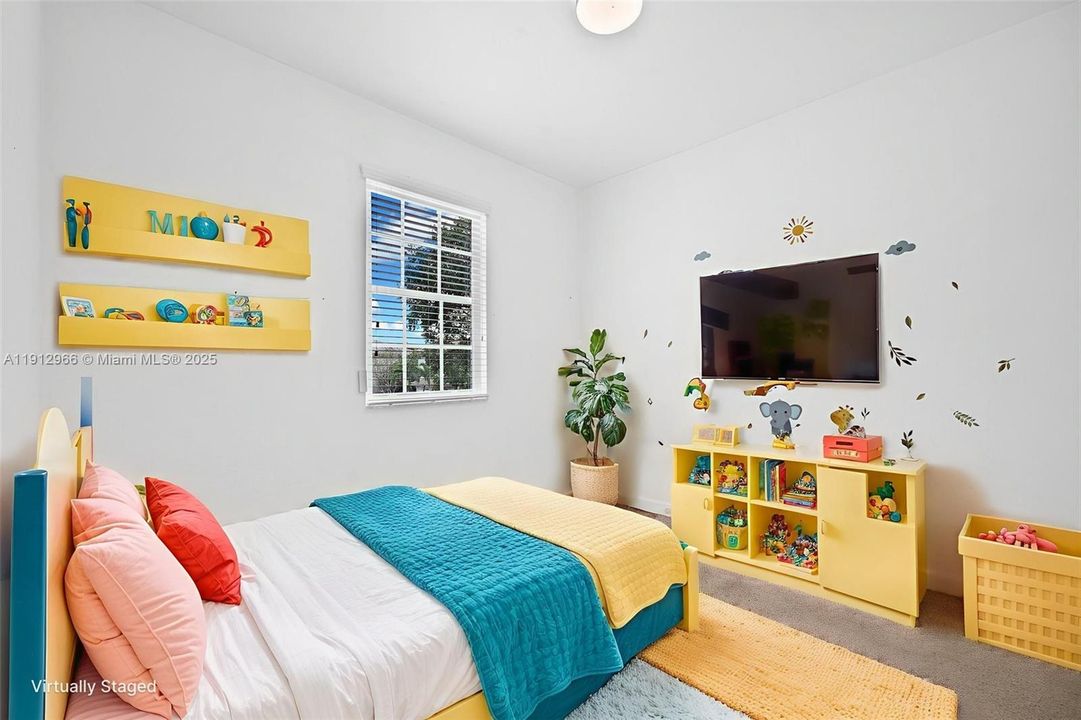 Active With Contract: $2,800 (3 beds, 2 baths, 1416 Square Feet)