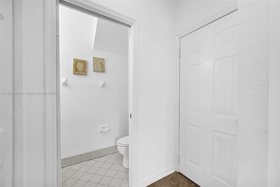 Active With Contract: $2,800 (3 beds, 2 baths, 1416 Square Feet)