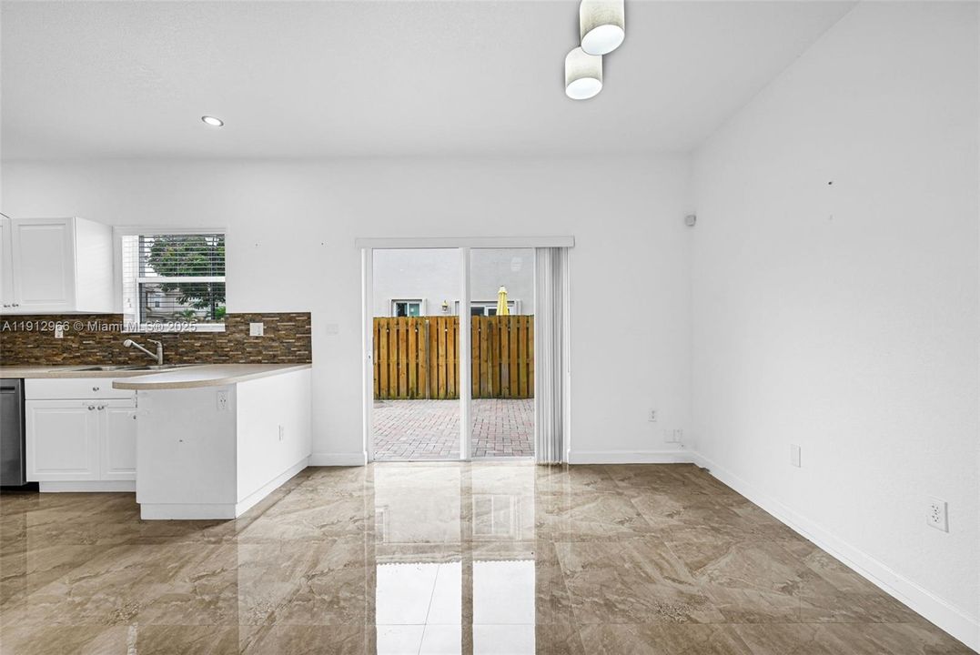 Active With Contract: $2,800 (3 beds, 2 baths, 1416 Square Feet)