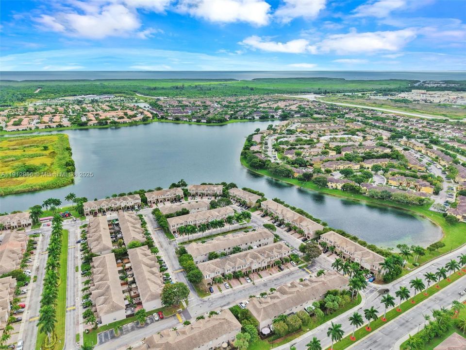 Active With Contract: $2,800 (3 beds, 2 baths, 1416 Square Feet)