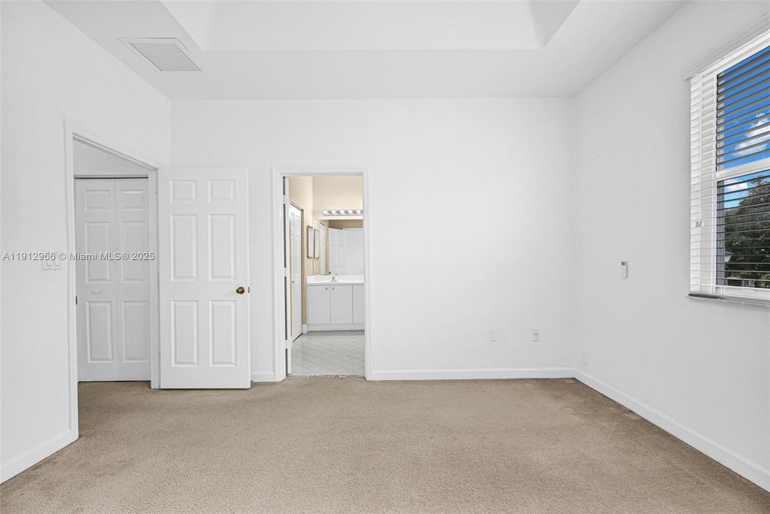 Active With Contract: $2,800 (3 beds, 2 baths, 1416 Square Feet)