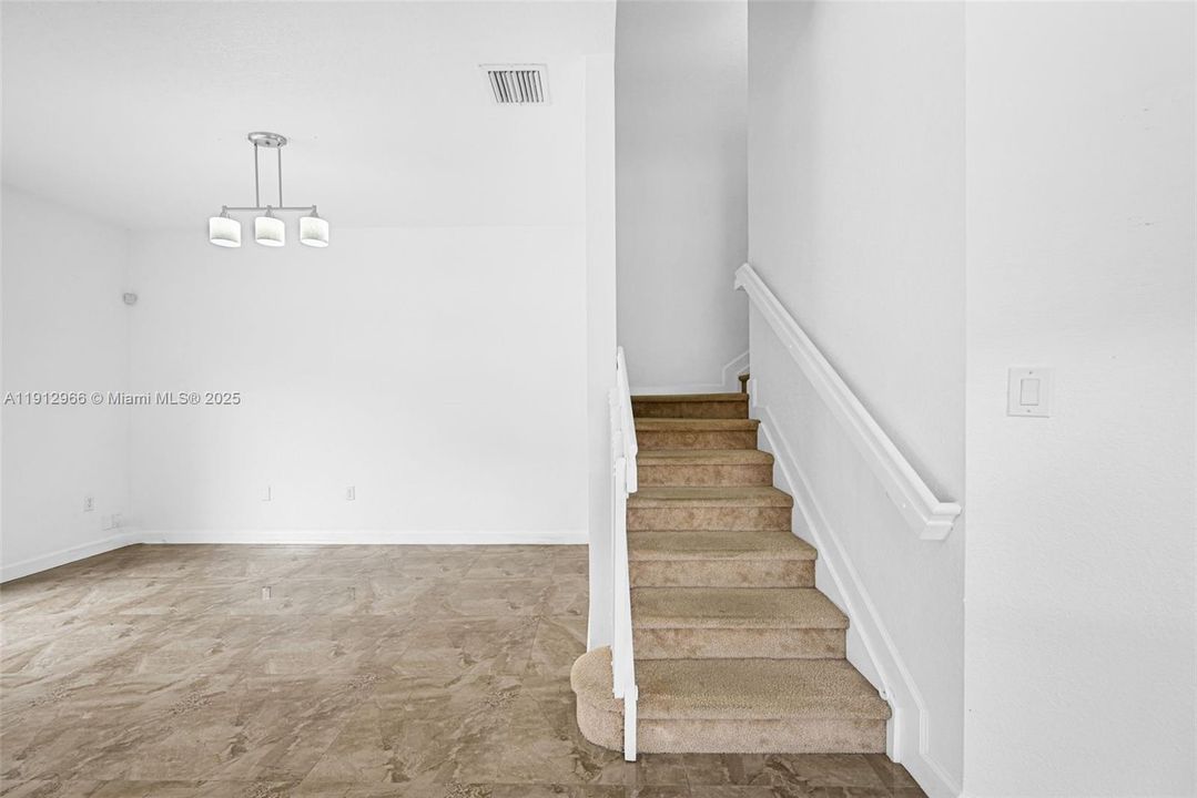 Active With Contract: $2,800 (3 beds, 2 baths, 1416 Square Feet)