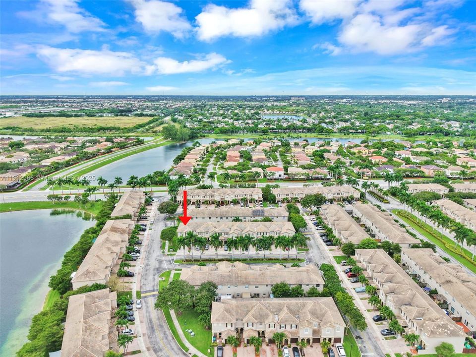 Active With Contract: $2,800 (3 beds, 2 baths, 1416 Square Feet)