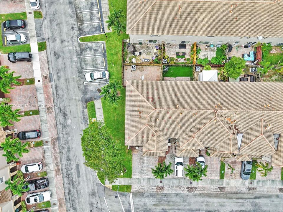 Active With Contract: $2,800 (3 beds, 2 baths, 1416 Square Feet)