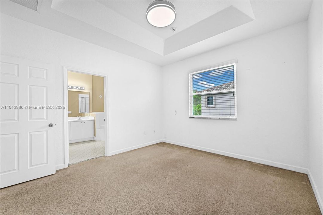 Active With Contract: $2,800 (3 beds, 2 baths, 1416 Square Feet)