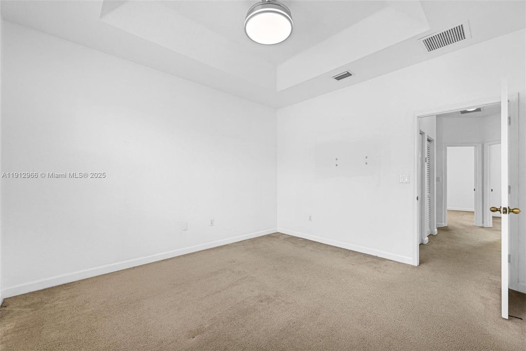 Active With Contract: $2,800 (3 beds, 2 baths, 1416 Square Feet)