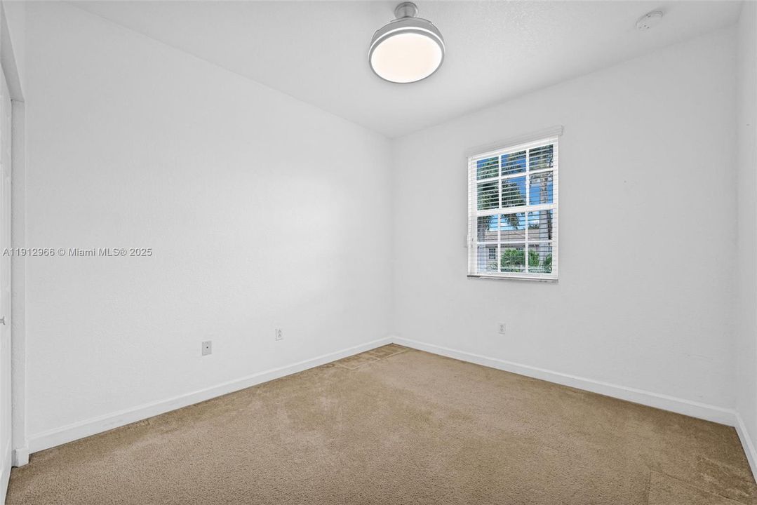 Active With Contract: $2,800 (3 beds, 2 baths, 1416 Square Feet)