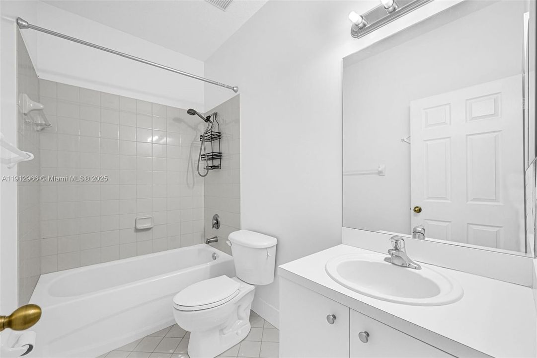 Active With Contract: $2,800 (3 beds, 2 baths, 1416 Square Feet)