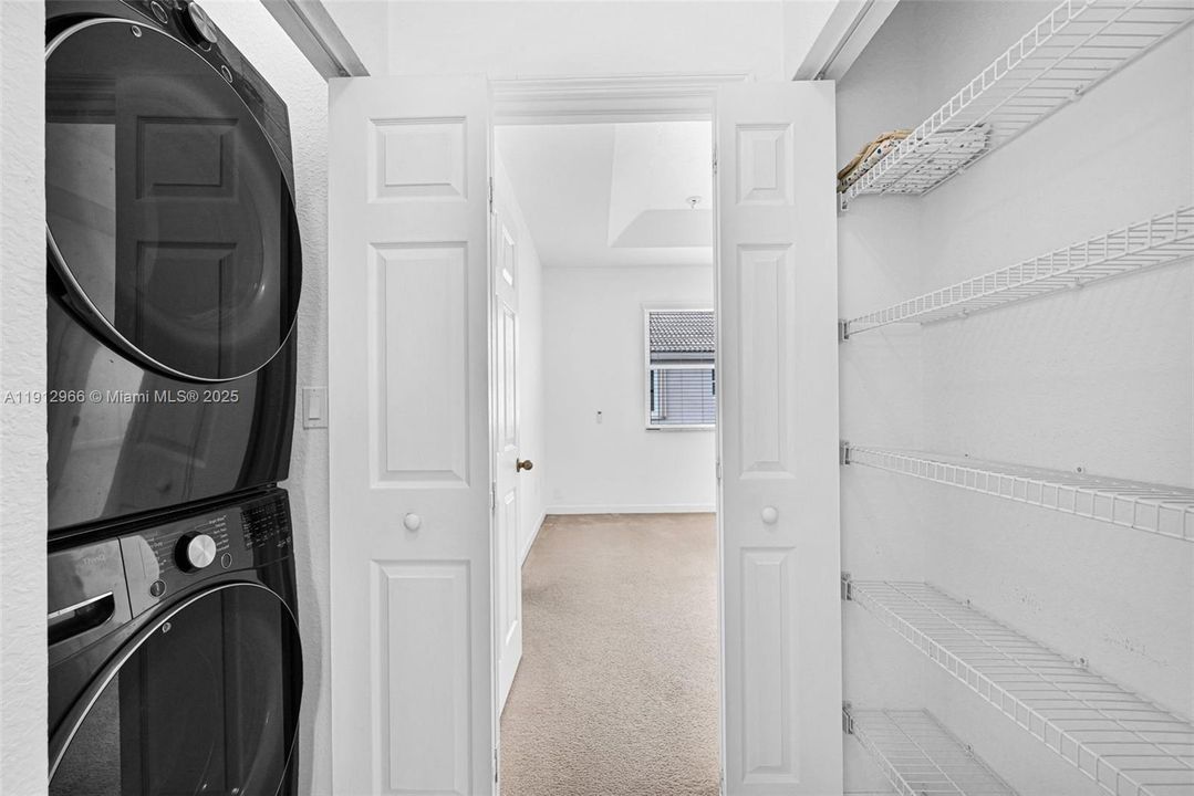 Active With Contract: $2,800 (3 beds, 2 baths, 1416 Square Feet)