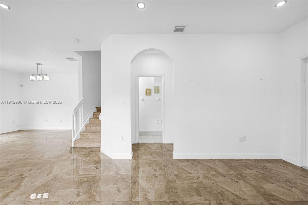 Active With Contract: $2,800 (3 beds, 2 baths, 1416 Square Feet)