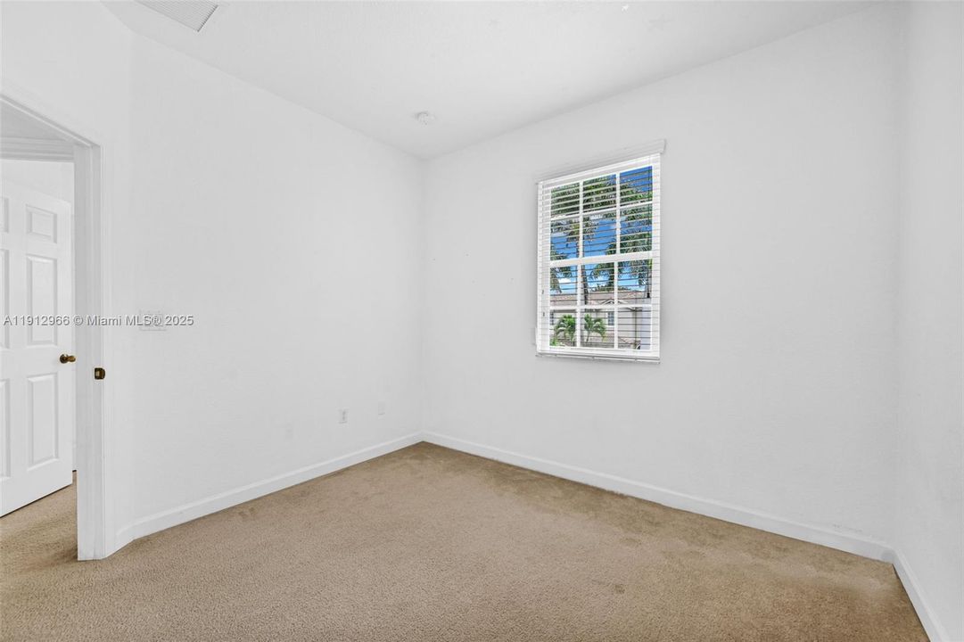 Active With Contract: $2,800 (3 beds, 2 baths, 1416 Square Feet)