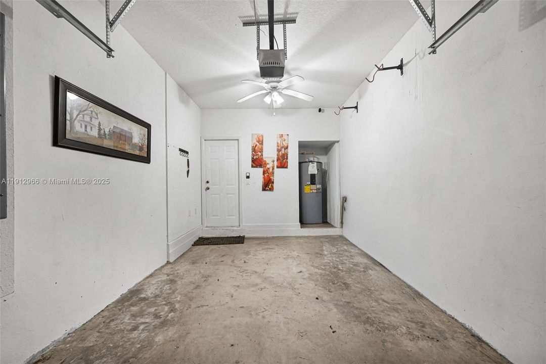 Active With Contract: $2,800 (3 beds, 2 baths, 1416 Square Feet)