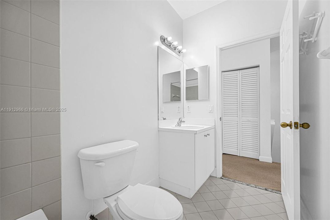 Active With Contract: $2,800 (3 beds, 2 baths, 1416 Square Feet)