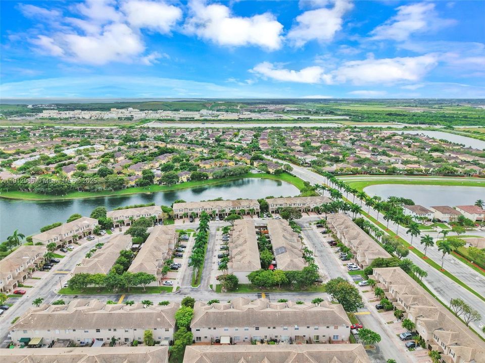 Active With Contract: $2,800 (3 beds, 2 baths, 1416 Square Feet)