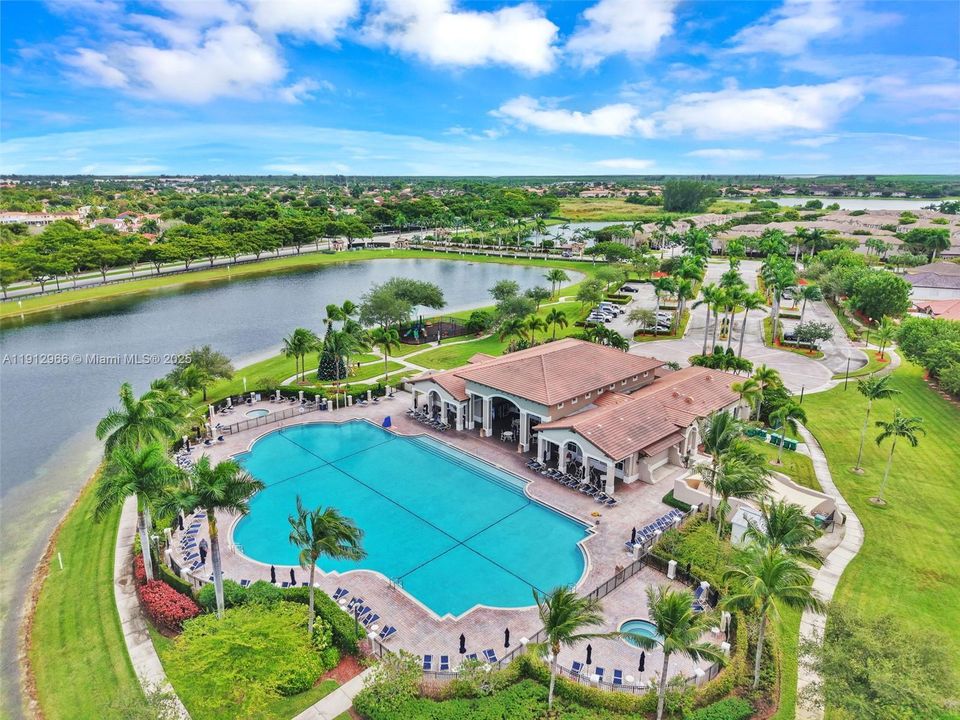 Active With Contract: $2,800 (3 beds, 2 baths, 1416 Square Feet)