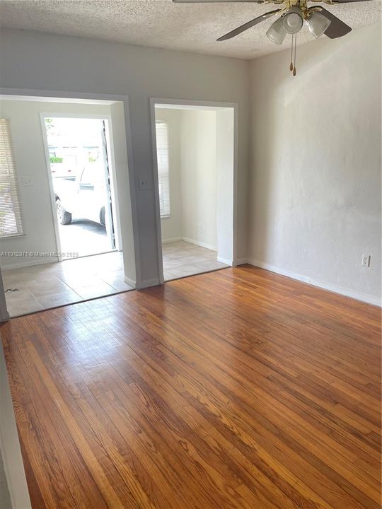 待售: $540,000 (0 贝兹, 0 浴室, 1108 平方英尺)