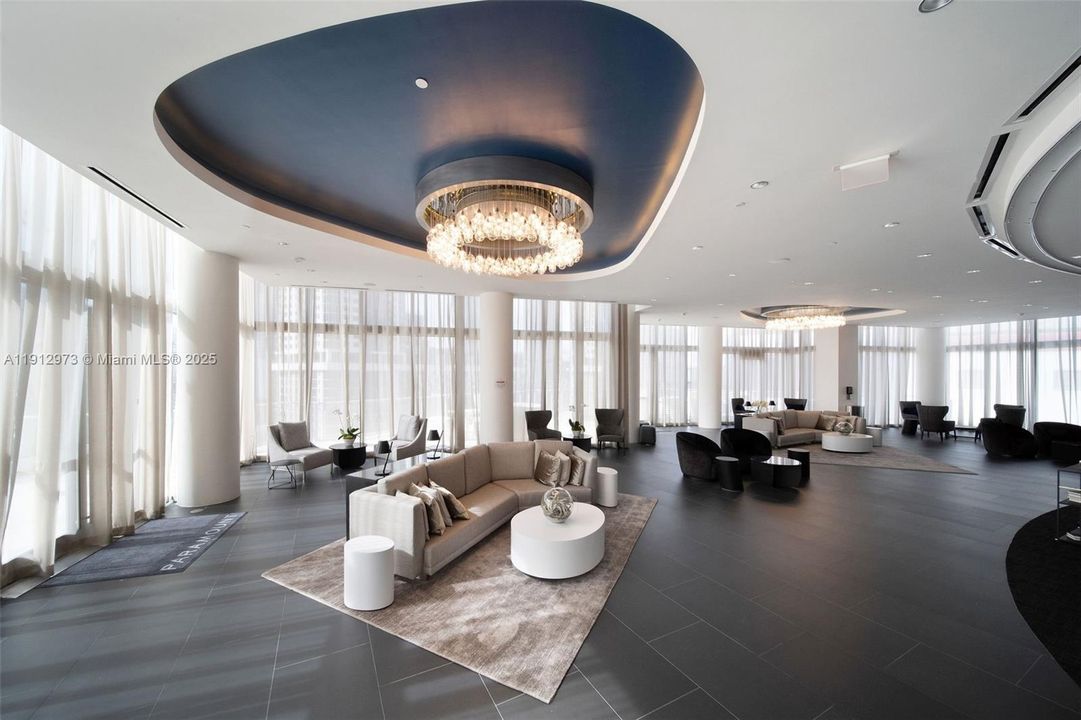 Под контрактом: $8,500 (2 спален, 3 ванн, 1531 Квадратных фут)