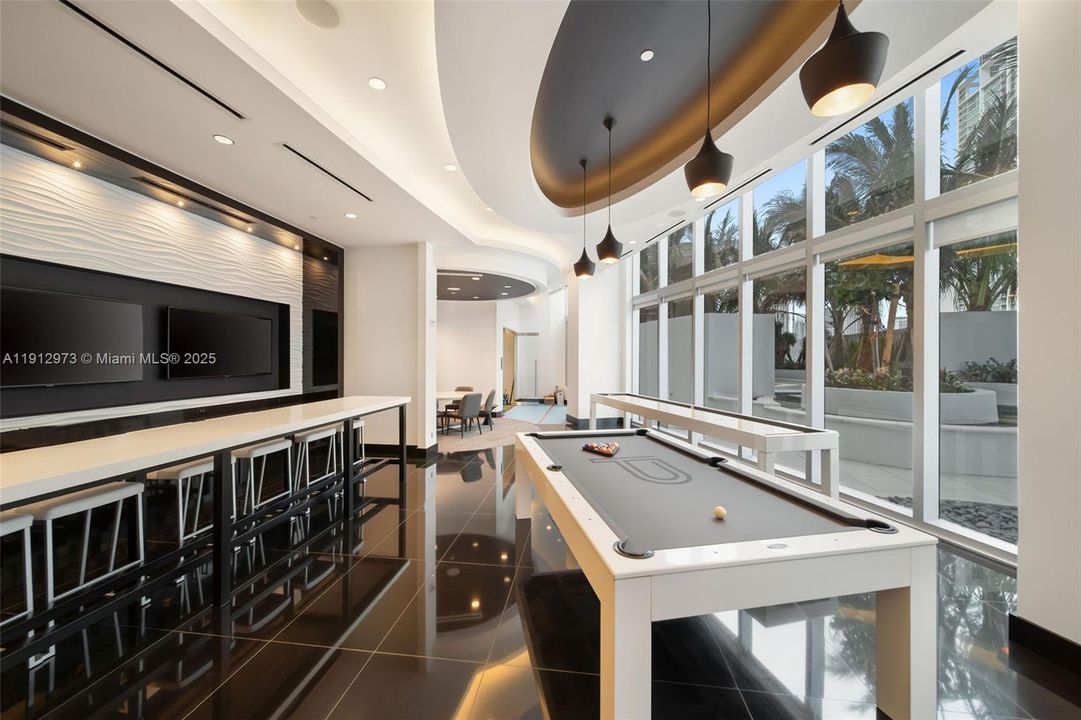 Под контрактом: $8,500 (2 спален, 3 ванн, 1531 Квадратных фут)