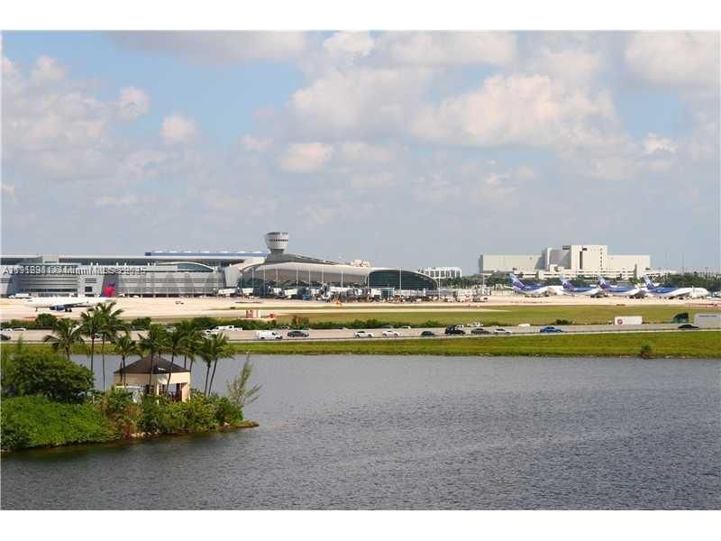 На продажу: $410,000 (2 спален, 2 ванн, 914 Квадратных фут)