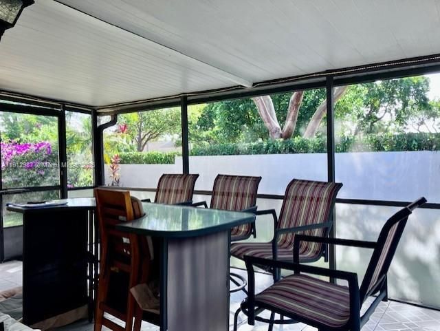 For Sale: $499,000 (2 beds, 2 baths, 1244 Square Feet)