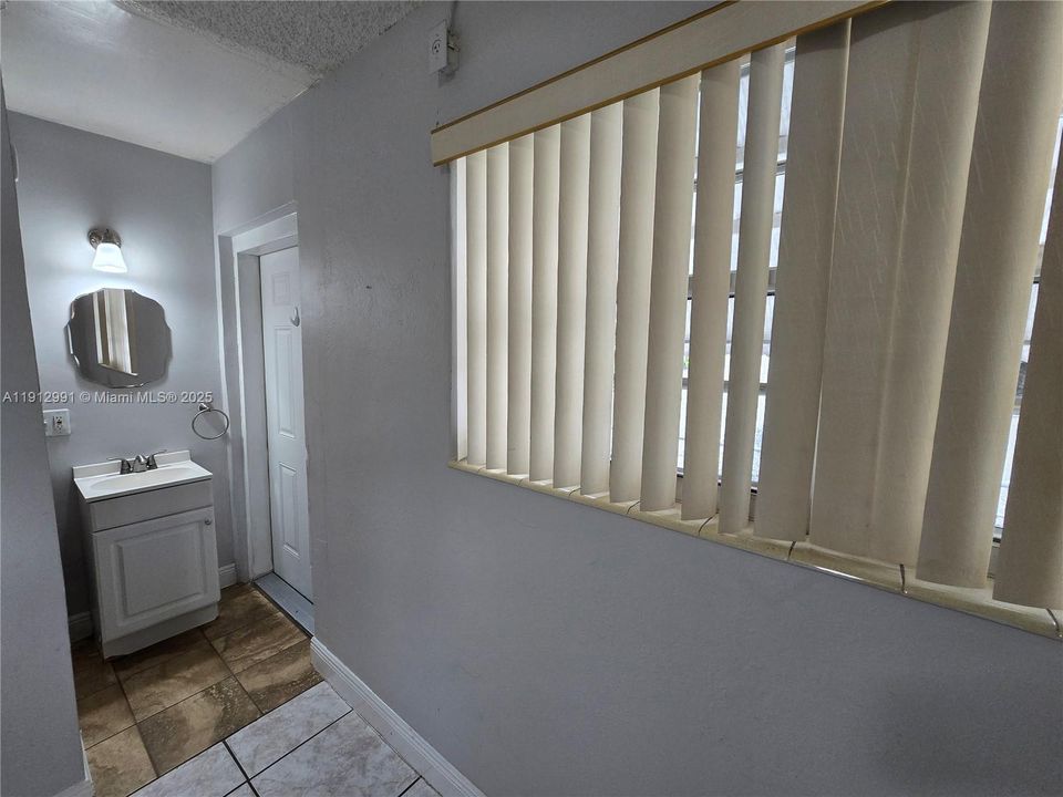 На продажу: $620,000 (3 спален, 2 ванн, 1128 Квадратных фут)