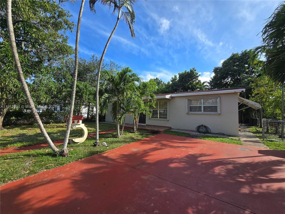 На продажу: $620,000 (3 спален, 2 ванн, 1128 Квадратных фут)