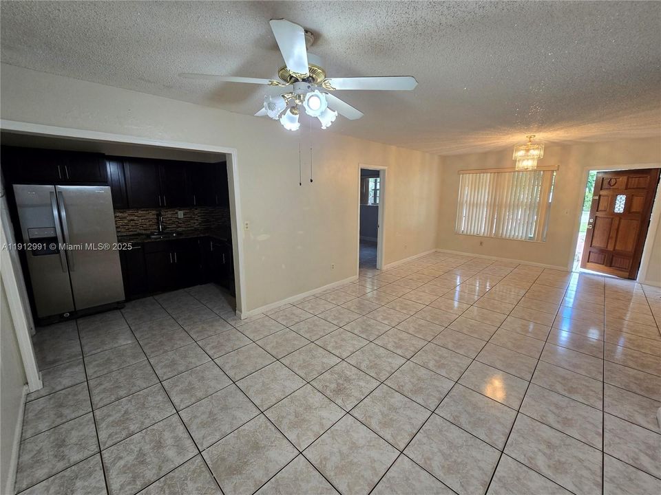 На продажу: $620,000 (3 спален, 2 ванн, 1128 Квадратных фут)