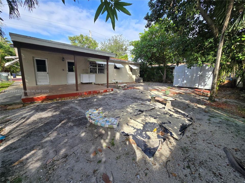 На продажу: $620,000 (3 спален, 2 ванн, 1128 Квадратных фут)