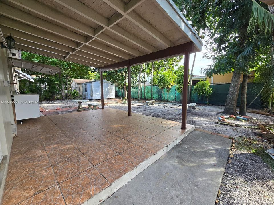 На продажу: $620,000 (3 спален, 2 ванн, 1128 Квадратных фут)