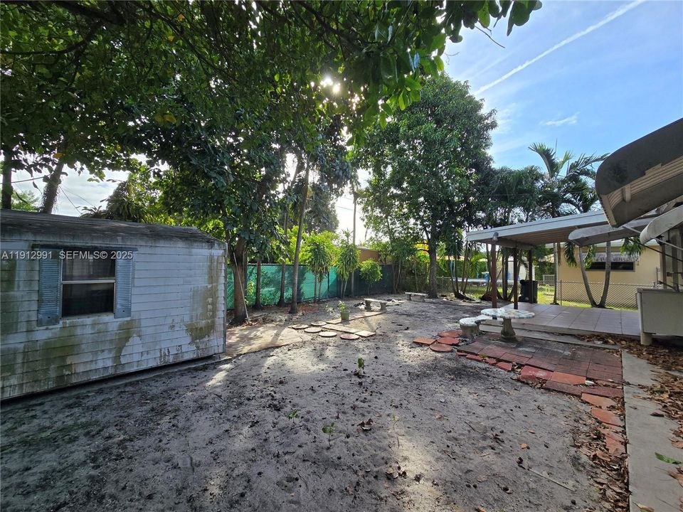 En Venta: $650,000 (3 camas, 2 baños, 1128 Pies cuadrados)