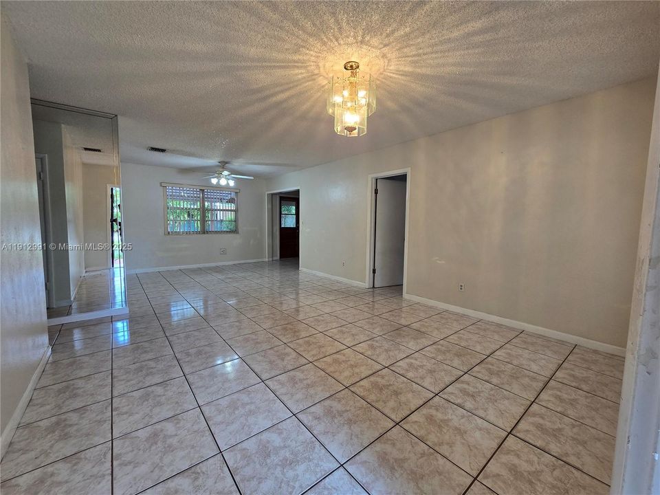 На продажу: $620,000 (3 спален, 2 ванн, 1128 Квадратных фут)